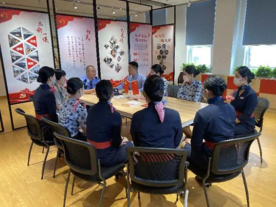 w社區民警召開警情通報會，聽取群眾意見2.jpg