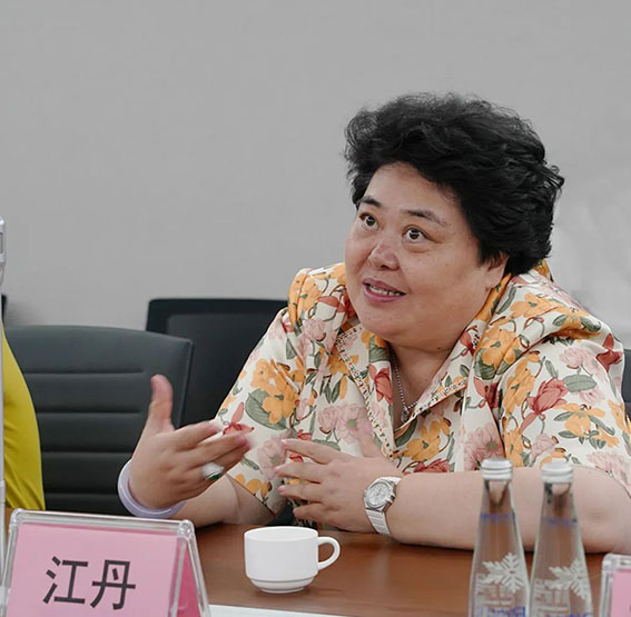 中國紅十字會總會事業發展中心主任、中國社會保障學會養老服務分會名譽會長江丹w.jpg
